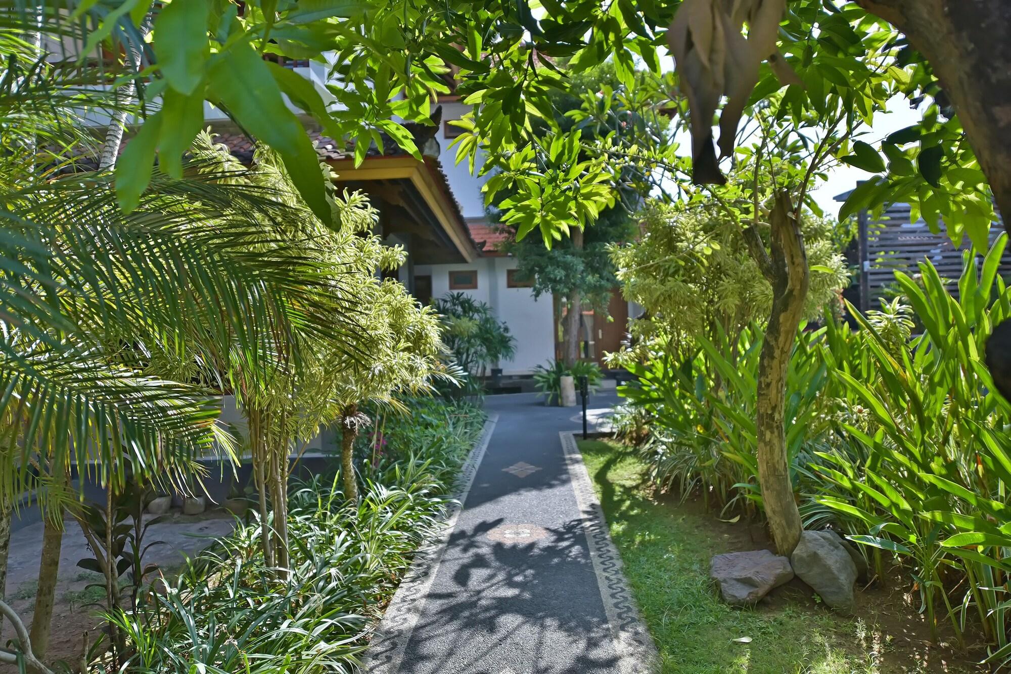 Sandat Hotel Legian Zewnętrze zdjęcie